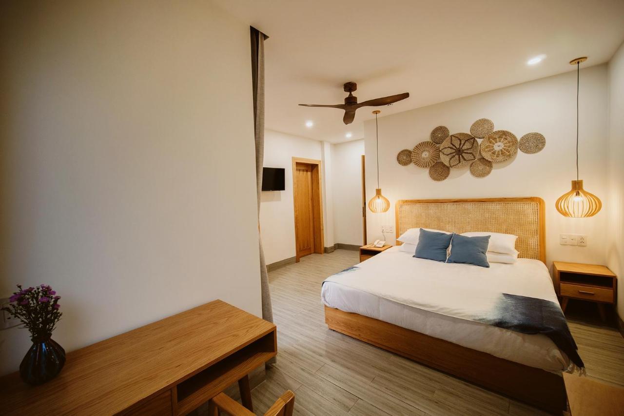 The Watermark Beachside Hotel ホイアン エクステリア 写真
