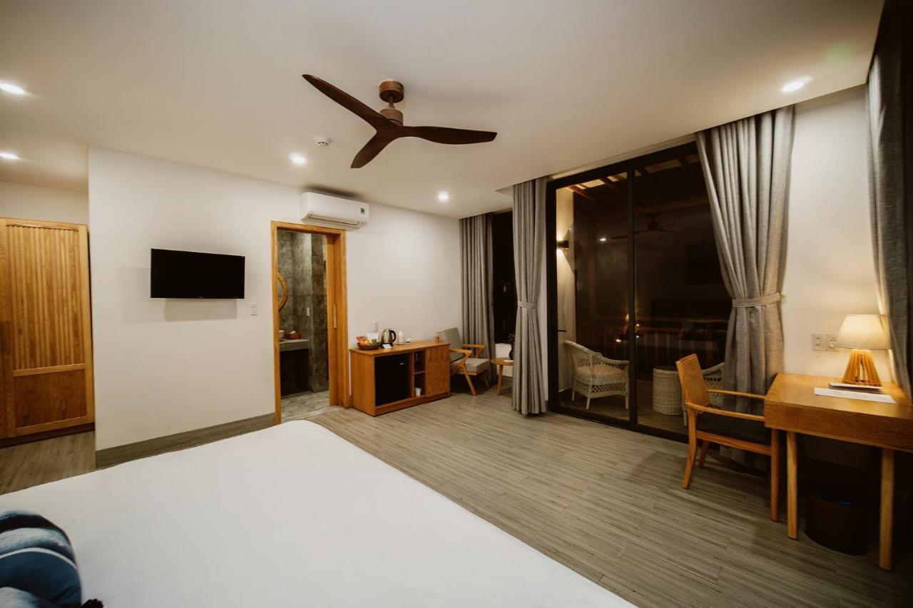 The Watermark Beachside Hotel ホイアン エクステリア 写真